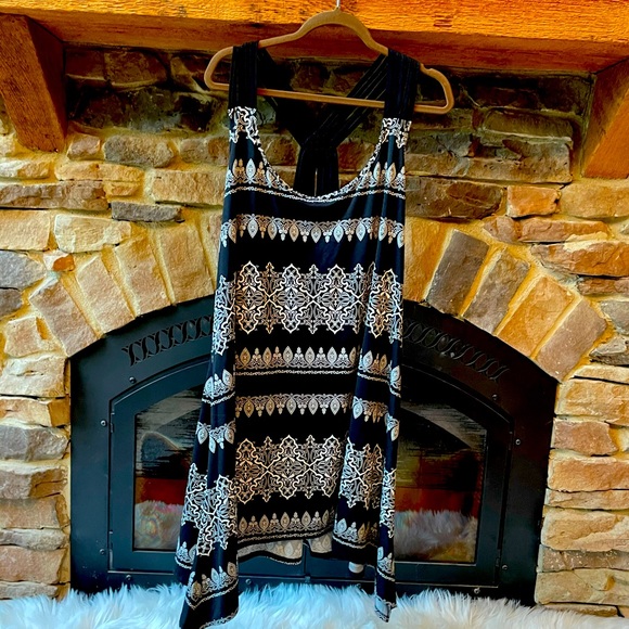 Ana black and white strap back dress - Picture 2 of 8